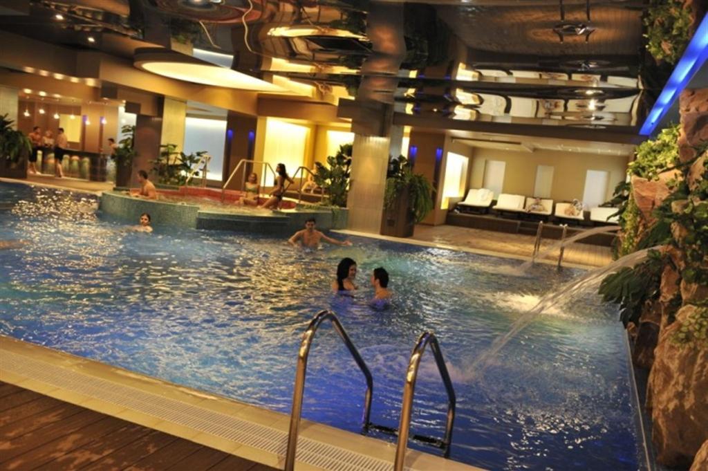 Rin Grand Sofmed Appartement Boekarest Buitenkant foto