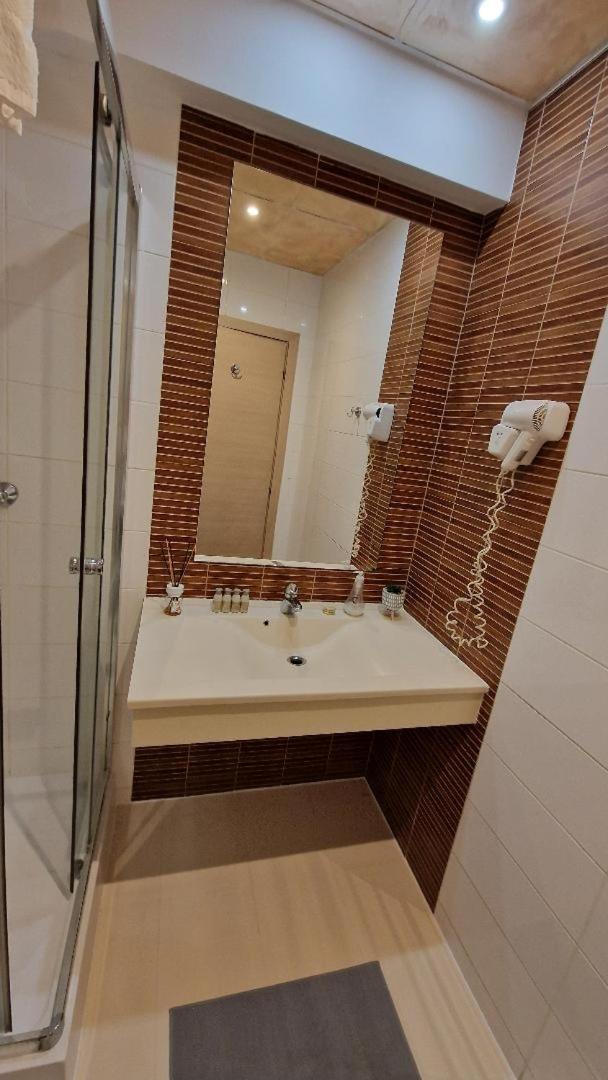 Rin Grand Sofmed Appartement Boekarest Buitenkant foto