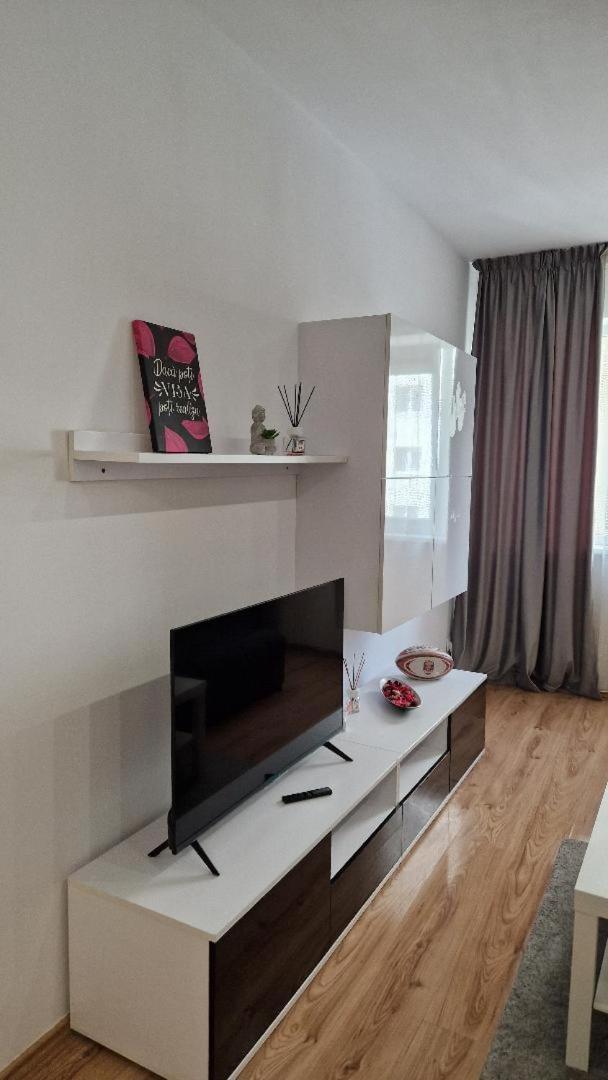 Rin Grand Sofmed Appartement Boekarest Buitenkant foto